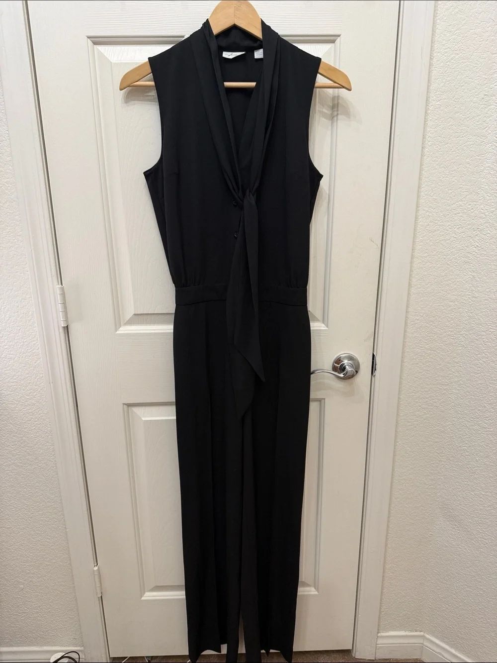New York & Company Black Sleeveless Tie-Neck Button Front Zip Jumpsuit Sz Small